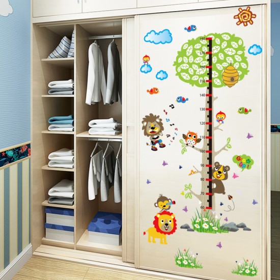 Sticker decorativ, masuratoare copacel cu animalute 143 cm, 70STK Sticker decorativ, masuratoare copacel cu animalute 143 cm, 70STK